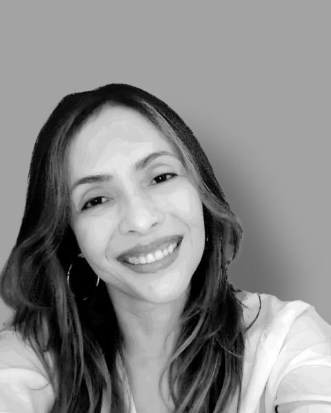 Helen Patricia Puertas: La Libertad Creativa como Esencia Poética