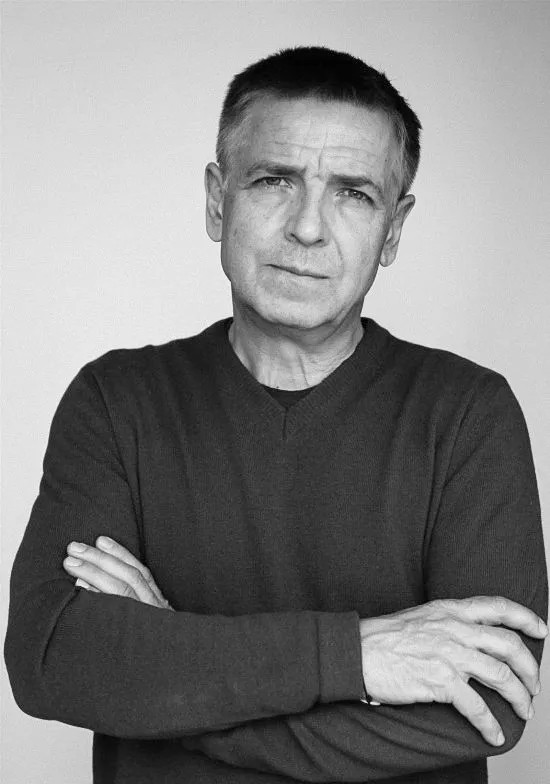 Andreas Gursky: Arquitecto Visual del Mundo Contemporáneo