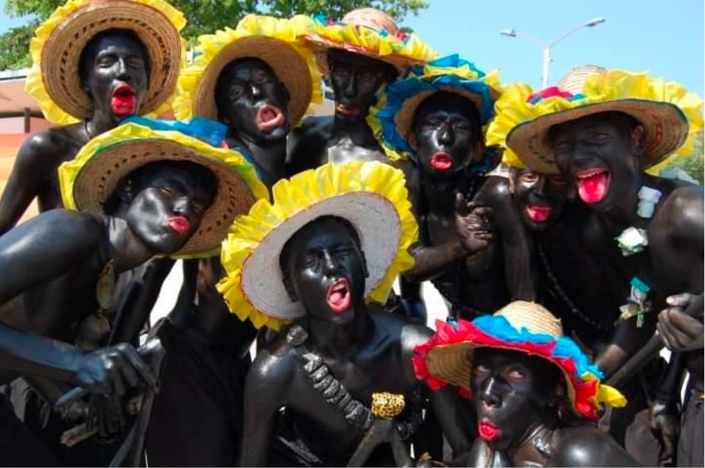 Caras y Máscaras del Carnaval de Barranquilla: El lente festivo de José Blanco.