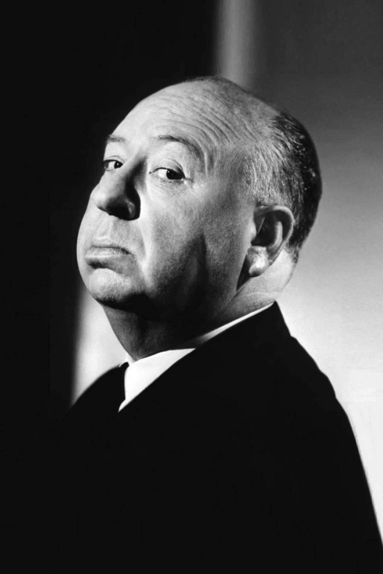 Alfred Hitchcock: El Arquitecto del Suspense, Genio Inmortal del Cine