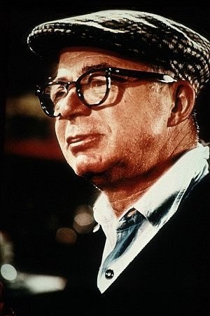 Billy Wilder: El Genio que Redefinió el Cine con Humor y Sutileza