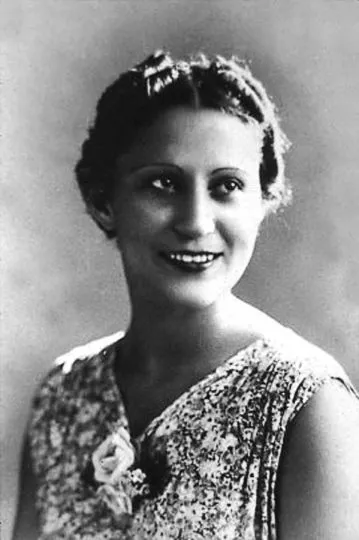 Julia de Burgos: La Llama Eterna de la Poesía Caribeña