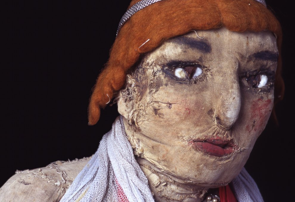 Detalle de una muñeca de trapo de tamaño real,  fabricada  por el artista venezolano Armando Reverón en su casa-taller de Macuto, El Castillete. (Luis Brito/Orinoquiaphoto)  Detail of a rag doll of real size made by the Venezuelan artist Armando Reverón in his house of Macuto, El Castillete. (Luis Brito/Orinoquiaphoto)