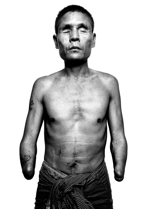platon_photographer-par-taw-burma-exile-portrait