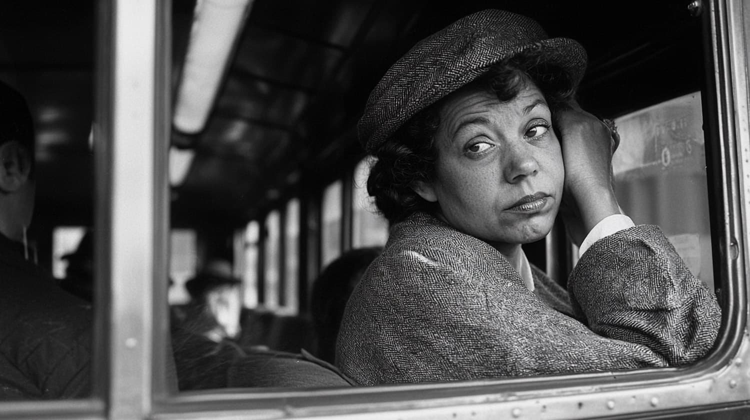 Vivian_Maier_T_04a57bfc-3940-469e-b5b2-dbc7a2f1206d