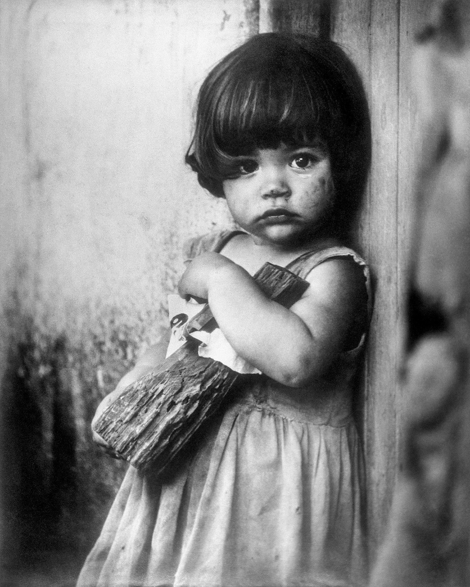 La-NIna-de-la-Muneca-de-Palo©Korda-Estate-1521x1900px