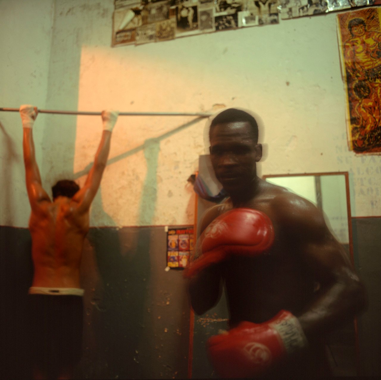 BRAZIL. Rio de Janeiro. Santa Rosa Boxing Club. 1993. 
Gym exercises at the 