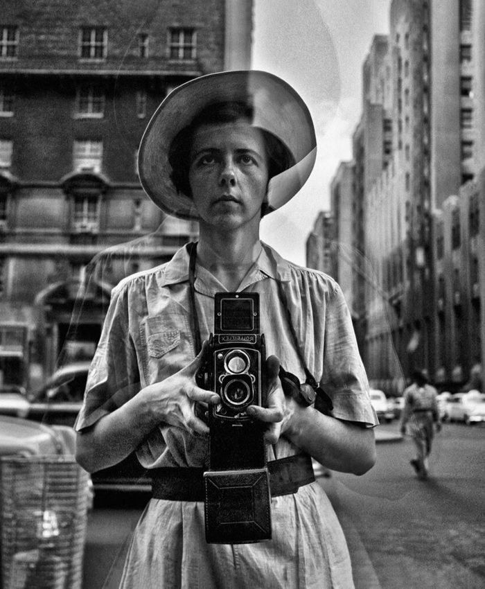 Vivian Maier: La Niñera Invisible que Reveló el Alma de las Calles